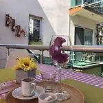 Marin-a & Otel