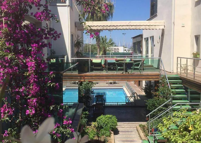 Marin-a & Hotel 3*